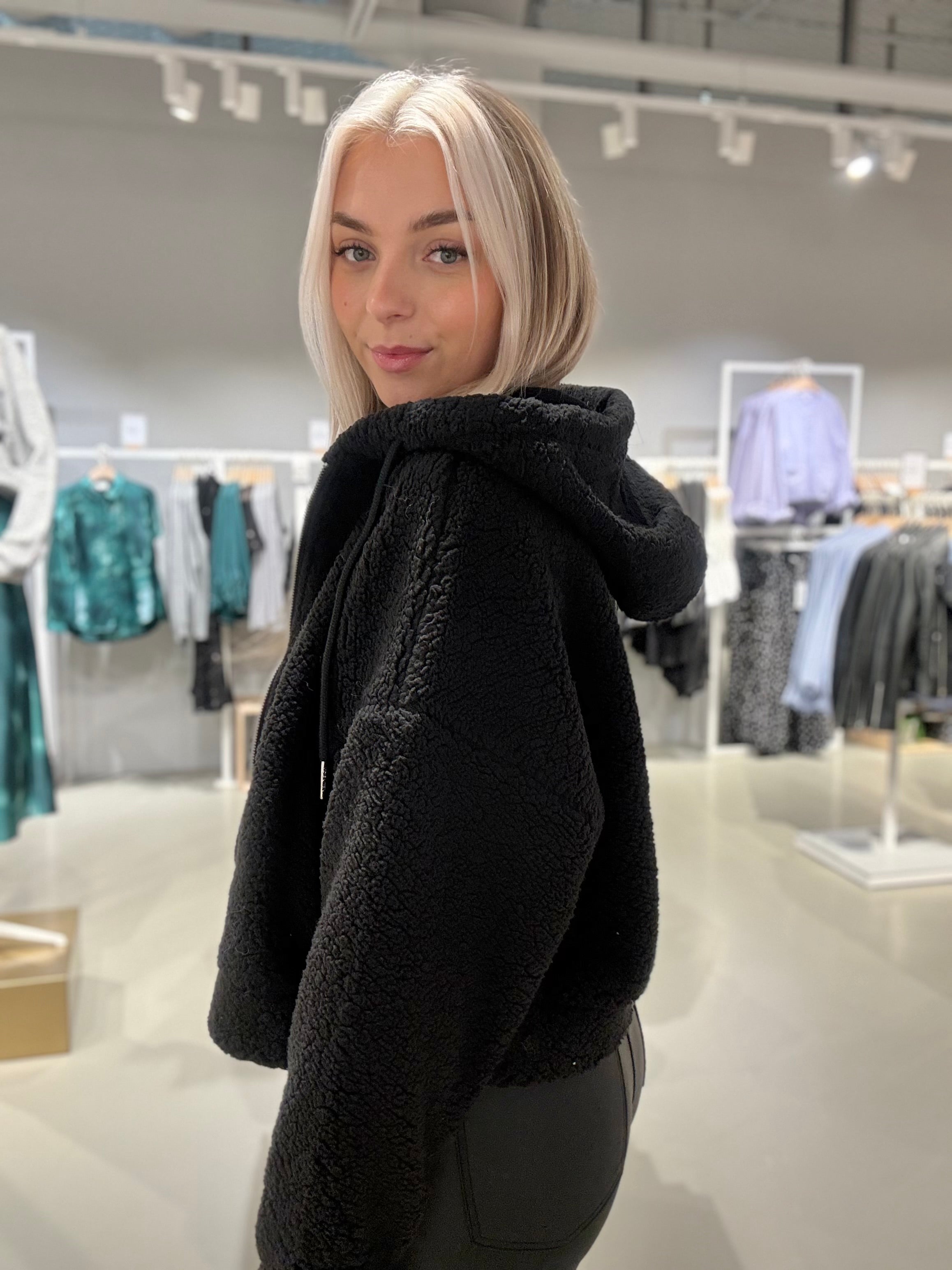 NMCUDDLE Jacket - Black